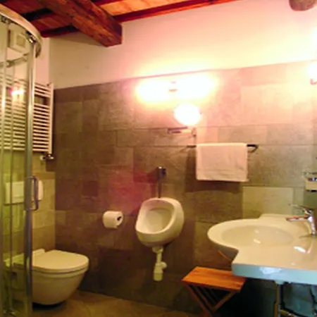 Mansion In Langhe Hills With Pool Сasa de vacaciones Bastia Mondovì