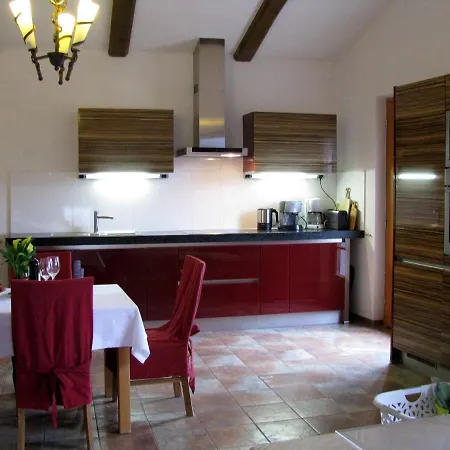 Сasa de vacaciones Mansion In Langhe Hills With Pool